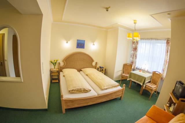 Innenansicht Doppelzimmer mit Couch