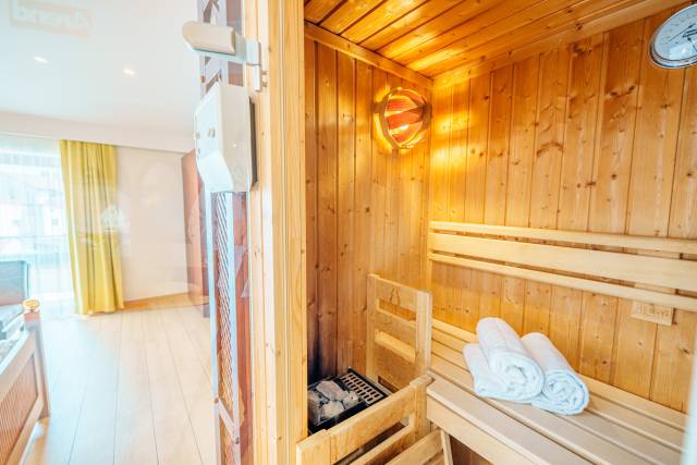Sauna im Spa-Zimmer im Hotel Plankl