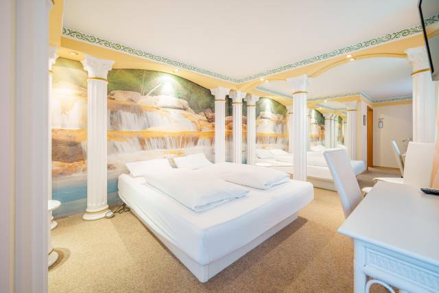 Innenansicht Doppelzimmer mit Wasserbetten