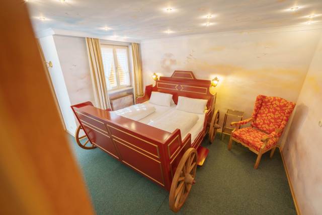 Innenansicht Doppelzimmer mit Doppelbett