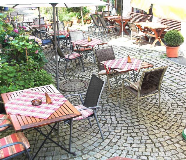 Biergarten im Hotel Plankl in Altötting